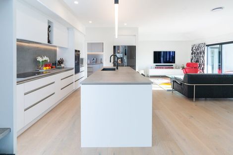 Photo of property in 14 Garden Road, Raumati Beach, Paraparaumu, 5032