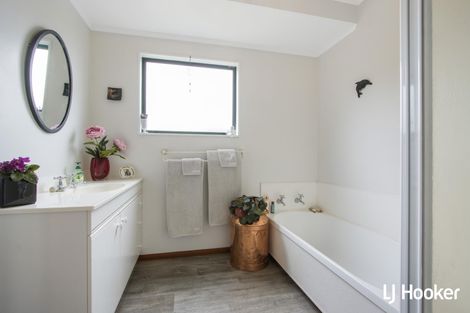 Photo of property in 117 Athenree Road, Athenree, Katikati, 3177