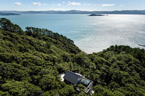 Photo of property in 18 Huia Road, Days Bay, Lower Hutt, 5013
