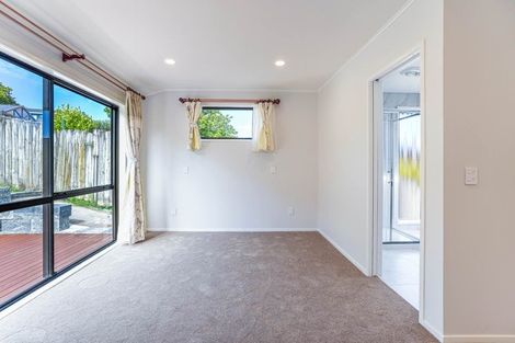 Photo of property in 71 Kennedy Avenue, Forrest Hill, Auckland, 0620