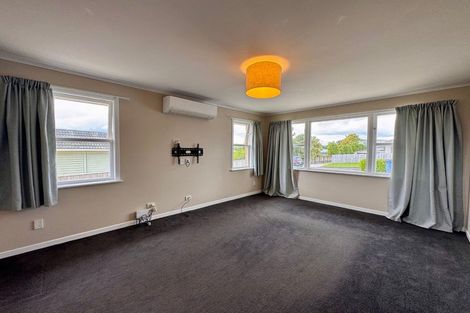Photo of property in 16 Booth Crescent, Tuakau, 2121