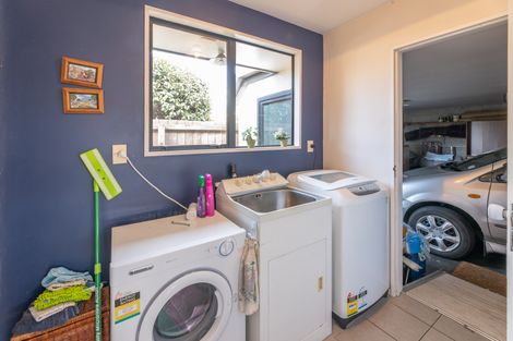 Photo of property in 2/14 Innisfree Place, Northwood, Christchurch, 8051