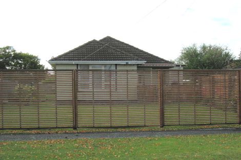 Photo of property in 22 Lambeth Crescent, Northcote, Christchurch, 8052