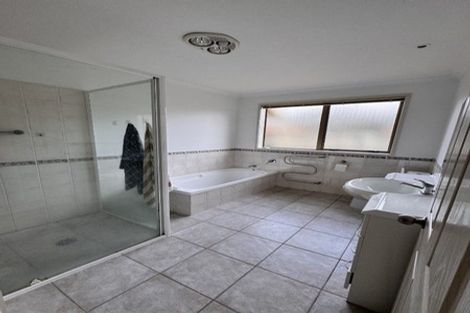 Photo of property in 19 Norm Pellow Drive, Manurewa, Auckland, 2105