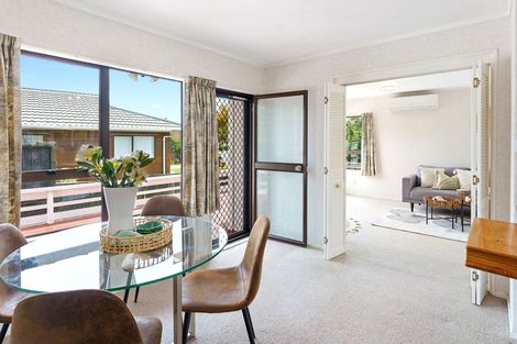 Photo of property in 15 Atarau Grove, Paraparaumu, 5032