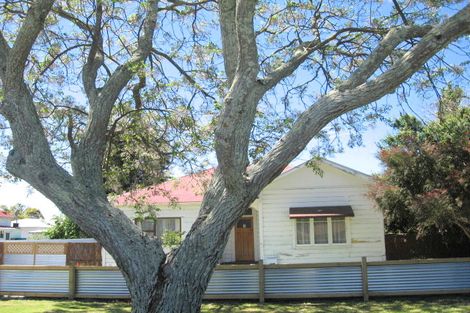 Photo of property in 2 Kara Street, Outer Kaiti, Gisborne, 4010