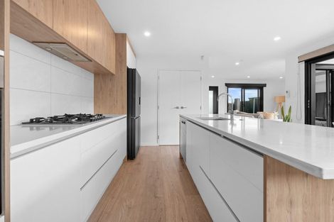 Photo of property in 148a Hutchinsons Road, Bucklands Beach, Auckland, 2014