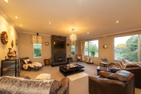 Photo of property in 6 Homestead Lane, Fitzherbert, Palmerston North, 4471