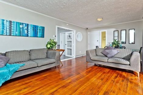 Photo of property in 20 Alexander Avenue, Torbay, Auckland, 0630