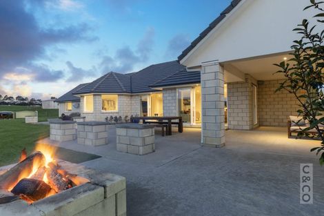 Photo of property in 1242 State Highway 16, Waimauku, 0883