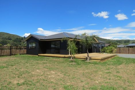 Photo of property in 19 Victoria Street, Coromandel, 3506