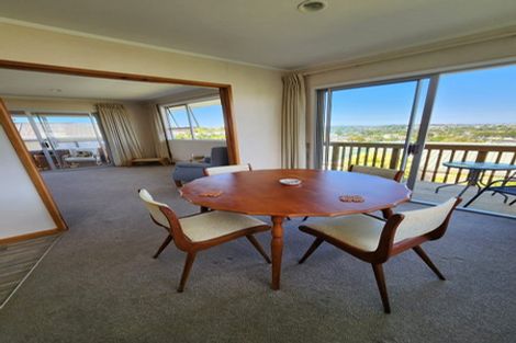 Photo of property in 4 Tower Hill, Stanmore Bay, Whangaparaoa, 0930