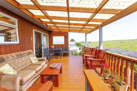 Photo of property in 18 Okiwa Terrace, Waiinu Beach, Whanganui, 4588