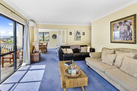 Photo of property in 16a Latitude Close, Whitby, Porirua, 5024