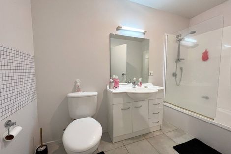 Photo of property in 10a Zion Road, Birkenhead, Auckland, 0626