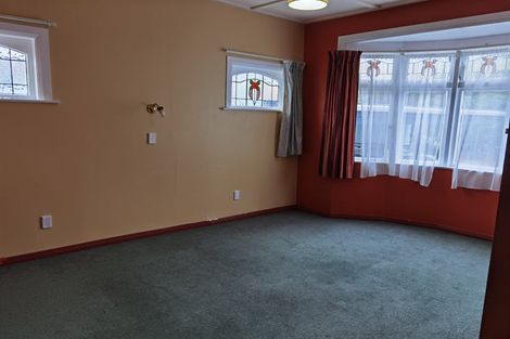 Photo of property in 104 Parkvale Road, Karori, Wellington, 6012