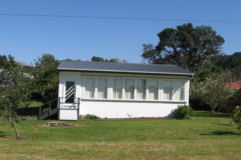Photo of property in 20 Marine Parade, Cooks Beach, Whitianga, 3591
