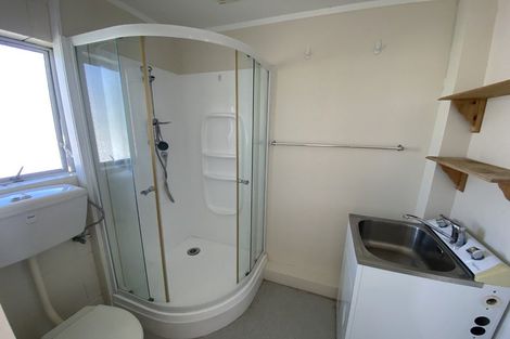 Photo of property in 40 West Coast Road, Glen Eden, Auckland, 0602