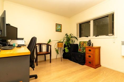 Photo of property in 57 Knights Road, Rothesay Bay, Auckland, 0630