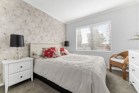 Photo of property in 2 Carlsberg Place, Papamoa Beach, Papamoa, 3118