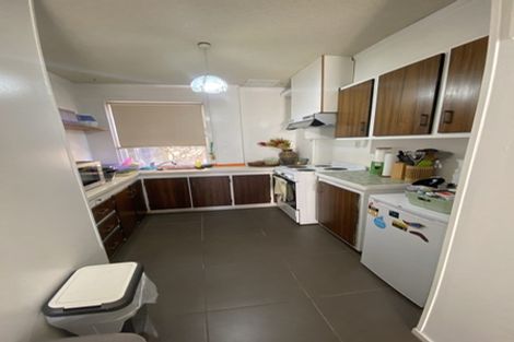 Photo of property in 15a Cheryl Place, Hillcrest, Auckland, 0627