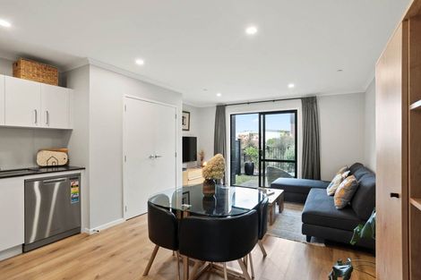 Photo of property in 6 Honowai Street, Kumeu, 0810