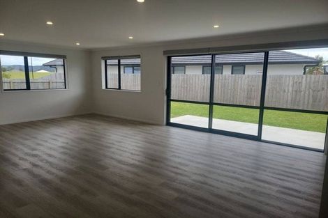 Photo of property in 5 Kapiakauri Road, One Tree Point, 0118