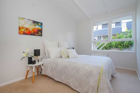 Photo of property in 99 Pupuke Road, Northcote, Auckland, 0627