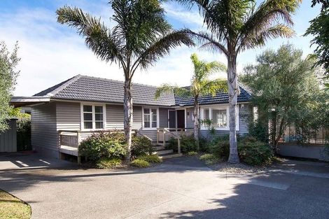 Photo of property in 29 Bradbury Road, Botany Downs, Auckland, 2010