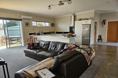 Photo of property in 13 Regent Street, Hawera, 4610