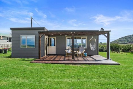 Photo of property in 511 Waikawa-curio Bay Road, Curio Bay, Tokanui, 9884