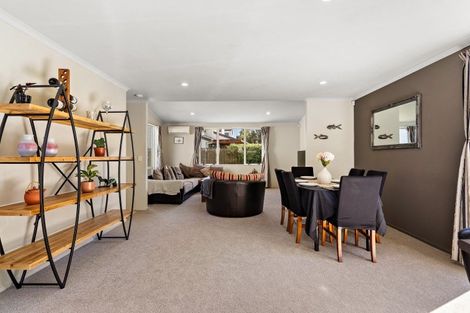 Photo of property in 11 Ritchie Crescent, Takanini, 2112