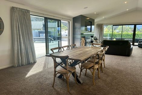 Photo of property in 5 Old Racecourse Road, Albert Town, Wanaka, 9305