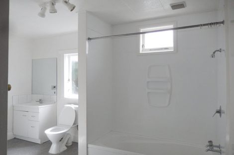 Photo of property in 20 Queens Drive, Kilbirnie, Wellington, 6022