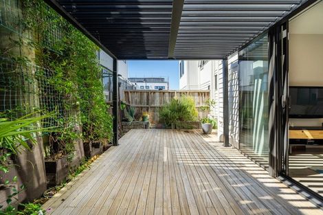 Photo of property in 42 Waihou Crescent, Albany Heights, Auckland, 0632