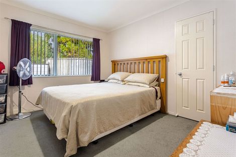 Photo of property in 278 Boord Crescent, Kumeu, 0891