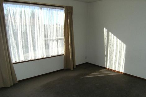Photo of property in 2/16 Mulberry Place, Redwood, Christchurch, 8051