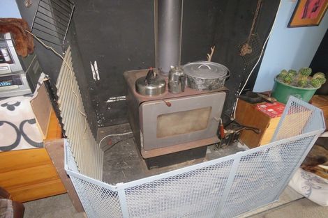 Photo of property in 19 Fonblanque Street, Westport, 7825