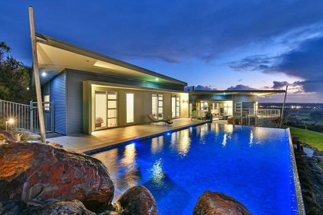 Photo of property in 43 Harry Dreadon Road, Opaheke, Papakura, 2584