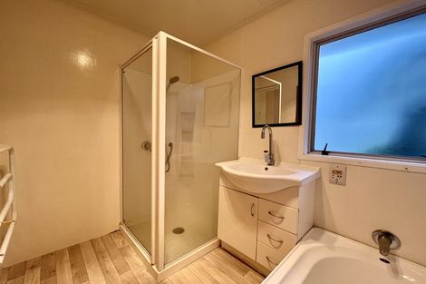 Photo of property in 7 Palmetto Place, Goodwood Heights, Auckland, 2105