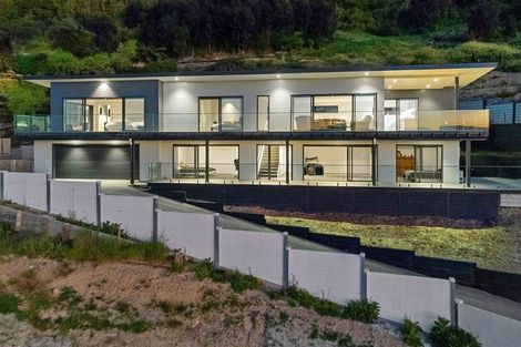 Photo of property in 95 Kakariki Grove, Waikanae, 5036