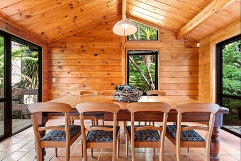 Photo of property in 16 Clinton Road, Tawharanui Peninsula, Matakana, 0986