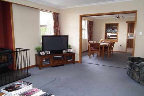 Photo of property in 16 Ure Street, South Hill, Oamaru, 9400