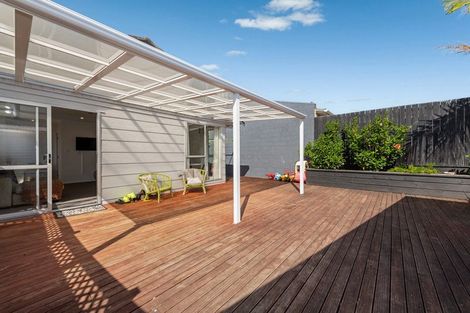 Photo of property in 6b Lisa Rise, Half Moon Bay, Auckland, 2012