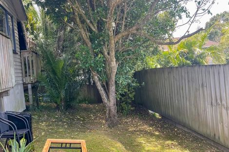 Photo of property in 6a Aldern Road, Massey, Auckland, 0614
