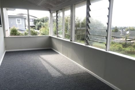 Photo of property in 2 Currey Crescent, Milford, Auckland, 0620
