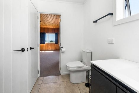 Photo of property in 43 Cable Bay Block Road, Cable Bay, 0420