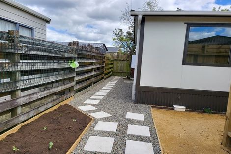 Photo of property in 67 Rhodes Drive, Kelvin Grove, Palmerston North, 4414