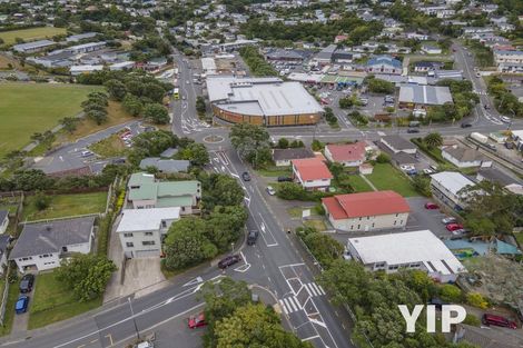 Photo of property in 20 Horokiwi Road West, Newlands, Wellington, 6037