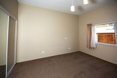 Photo of property in 61 Broadway, Picton, 7220